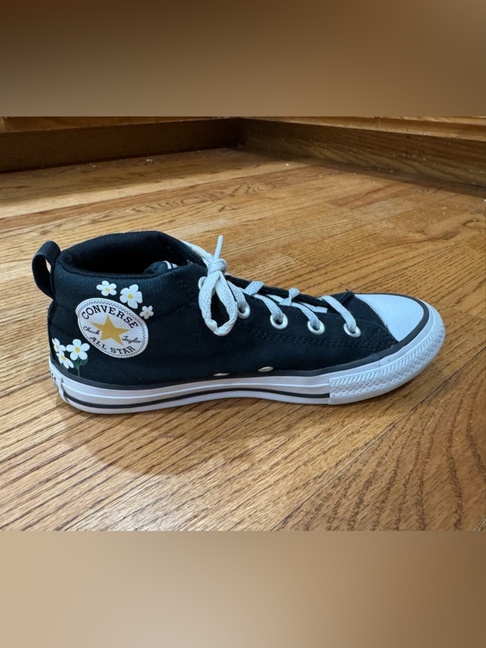 Girls Converse Black High Top Sneakers with White Daisy Accents Size 4